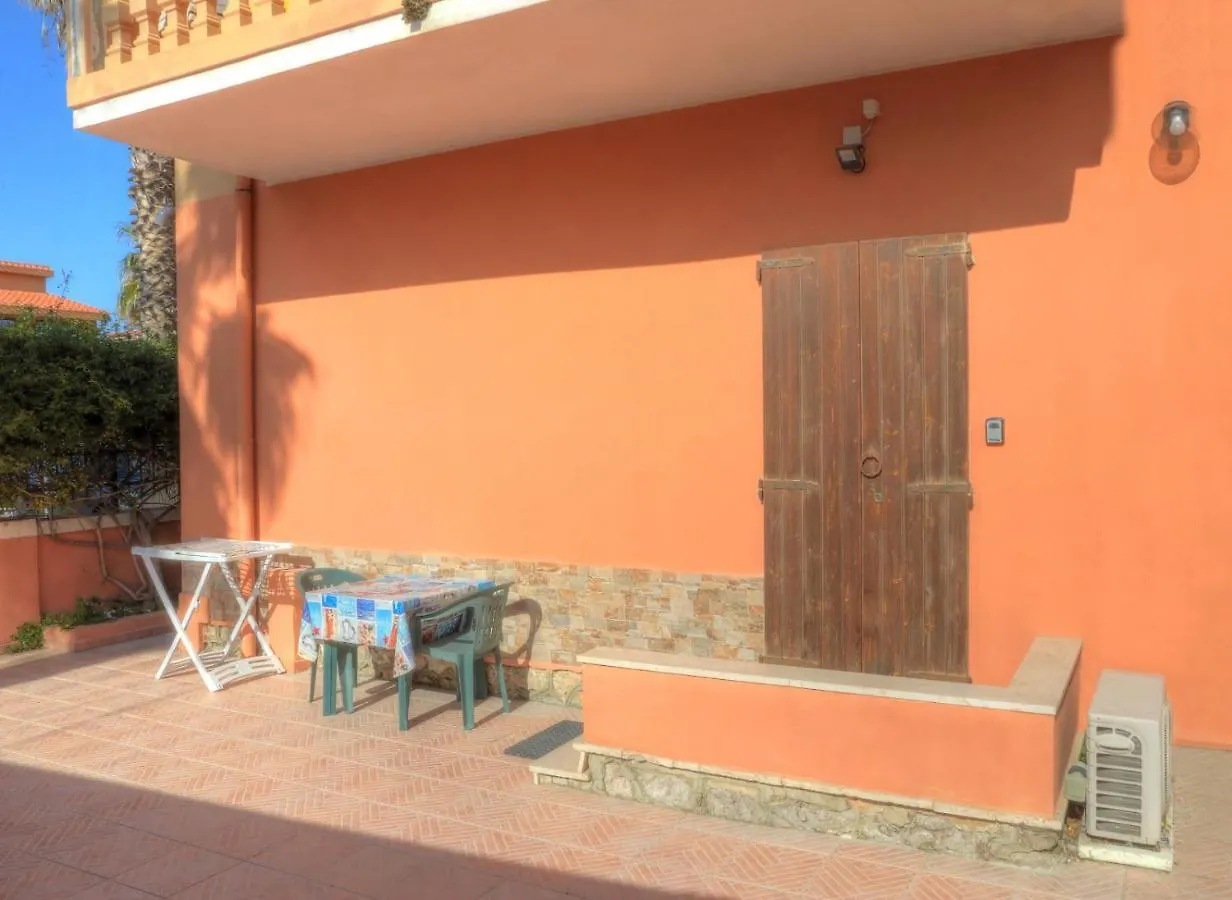 ### Appartamenti Sulla Spiaggia Al Poetto ### Cagliari Appartement
